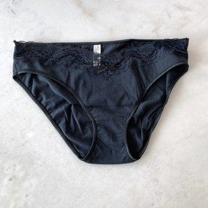 3/$20 - NWOT! New Steve black panty / underwear, lace and tiny bow detail